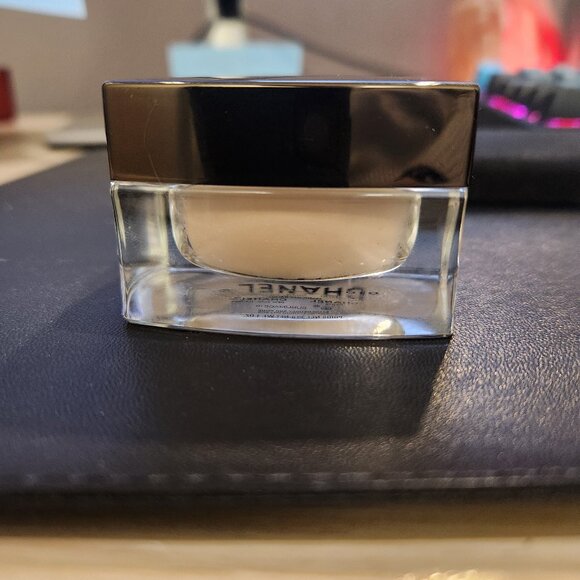 CHANEL Sublimage Le Teint Ultimate Radiance Foundation 01 Beige - Picture 5 of 5